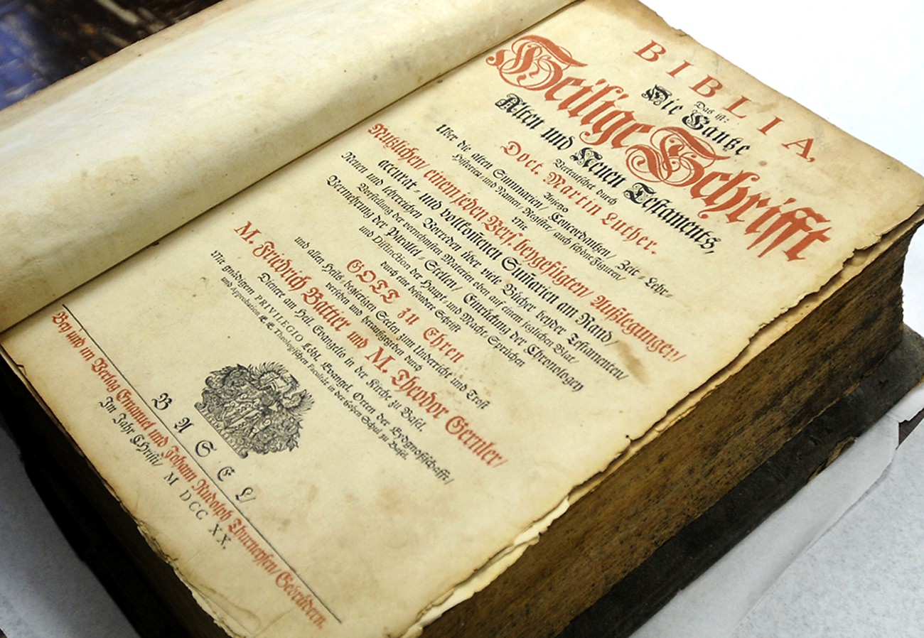 Библия в переводе Мартина Лютера была опубликована в Германии пятьсот лет назад