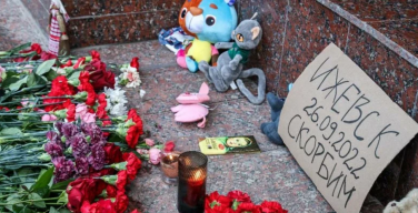 Количество погибших в школе в Ижевске выросло до 17 человек