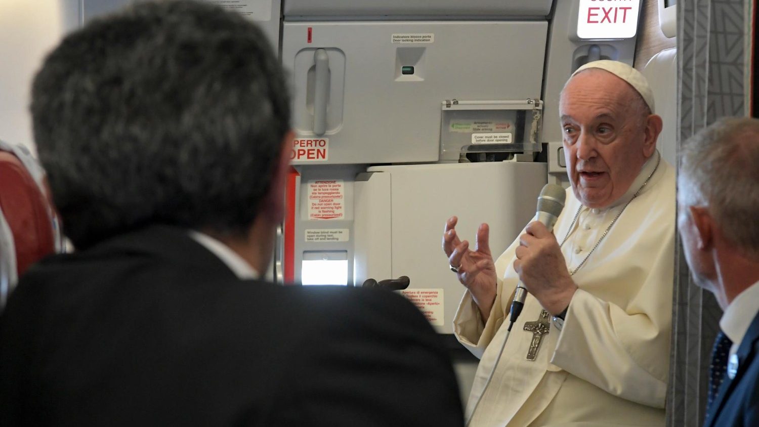 На пресс-конференции в самолете Папа ответил на вопрос об ошибках Запада
