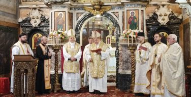 Кардинал Сандри: «хитон Христов» почти весь разодран