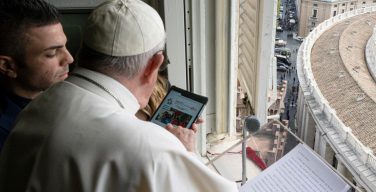 Папа Франциск открыл электронную регистрацию на ВДМ-2023 (+ ФОТО)