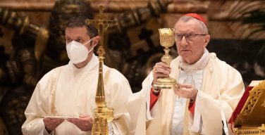 Кардинал Паролин возглавит Святую Мессу о мире в Армении
