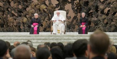Папа на встрече с участниками Всемирного конгресса UNIAPAC: мир нуждается в более человечной экономике