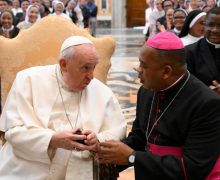 Папа встретился с малагасийским духовенством