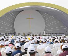 Третий день визита Папы Франциска в Бахрейн. Св. Месса о мире и справедливости (+ ФОТО)