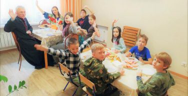 В Детском досуговом центре при Кафедральном соборе прошли «Каникулы с Богом» для детей из новосибирских приходов (+ ФОТО)