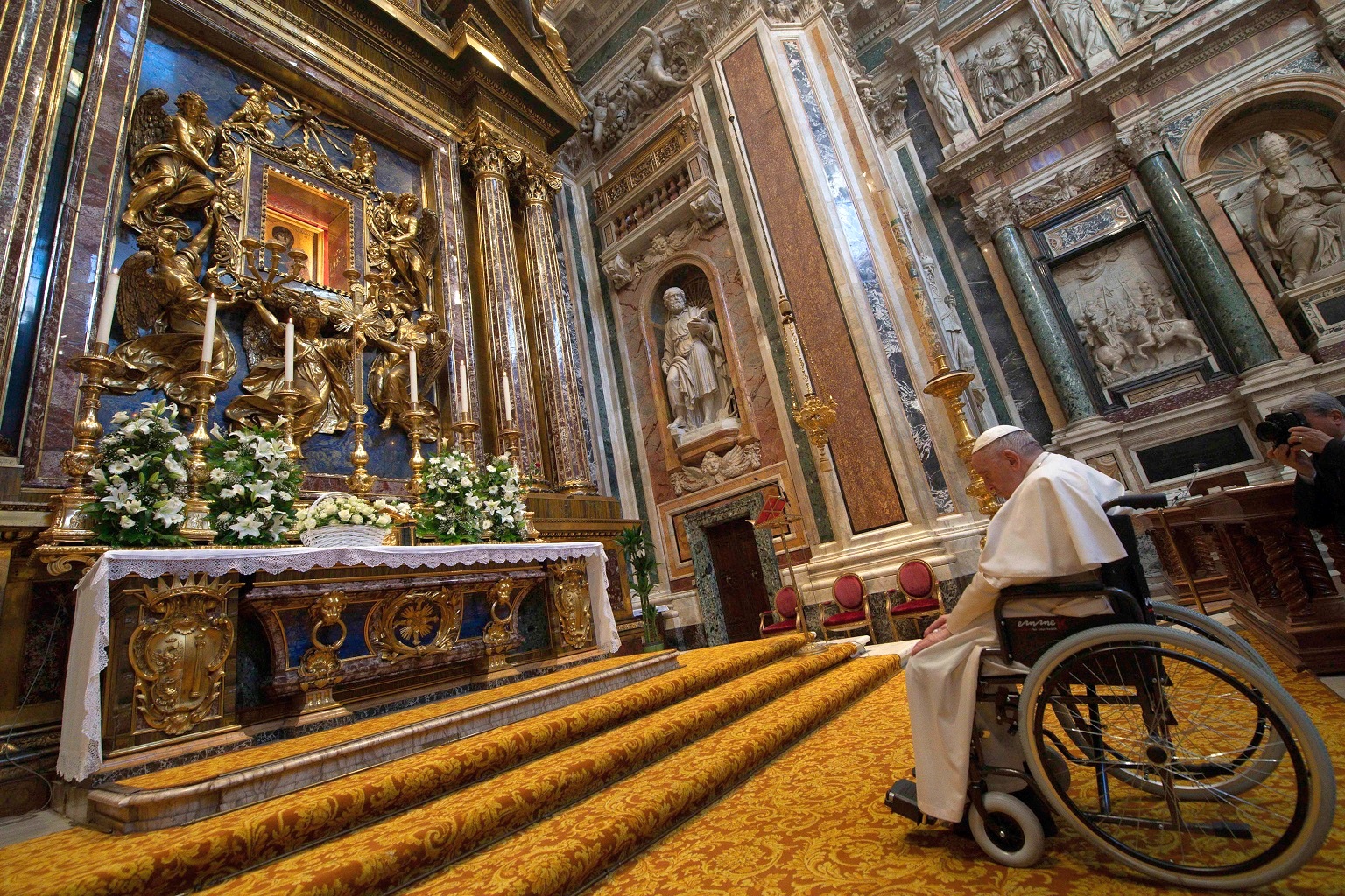 Визит в Бахрейн. Папа в 100-й раз помолился перед иконой Богородицы в Санта-Мария-Маджоре