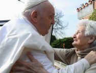 Папа Франциск встретился с родственниками в Пьемонте (+ ФОТО)