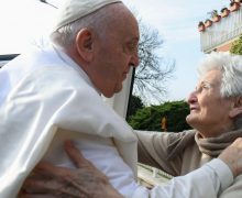 Папа Франциск встретился с родственниками в Пьемонте (+ ФОТО)