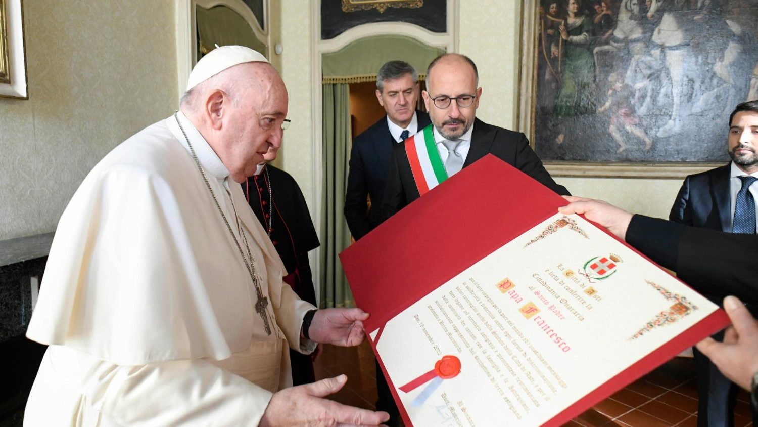 Папа Франциск стал почётным гражданином Асти