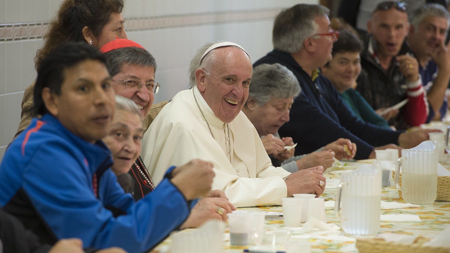 «Парадокс нищеты, которая обогащает». Послание Папы Франциска на VI Всемирный день бедных
