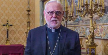 Архиепископ Галлахер: Ватикан готов предоставить место для переговоров по Украине
