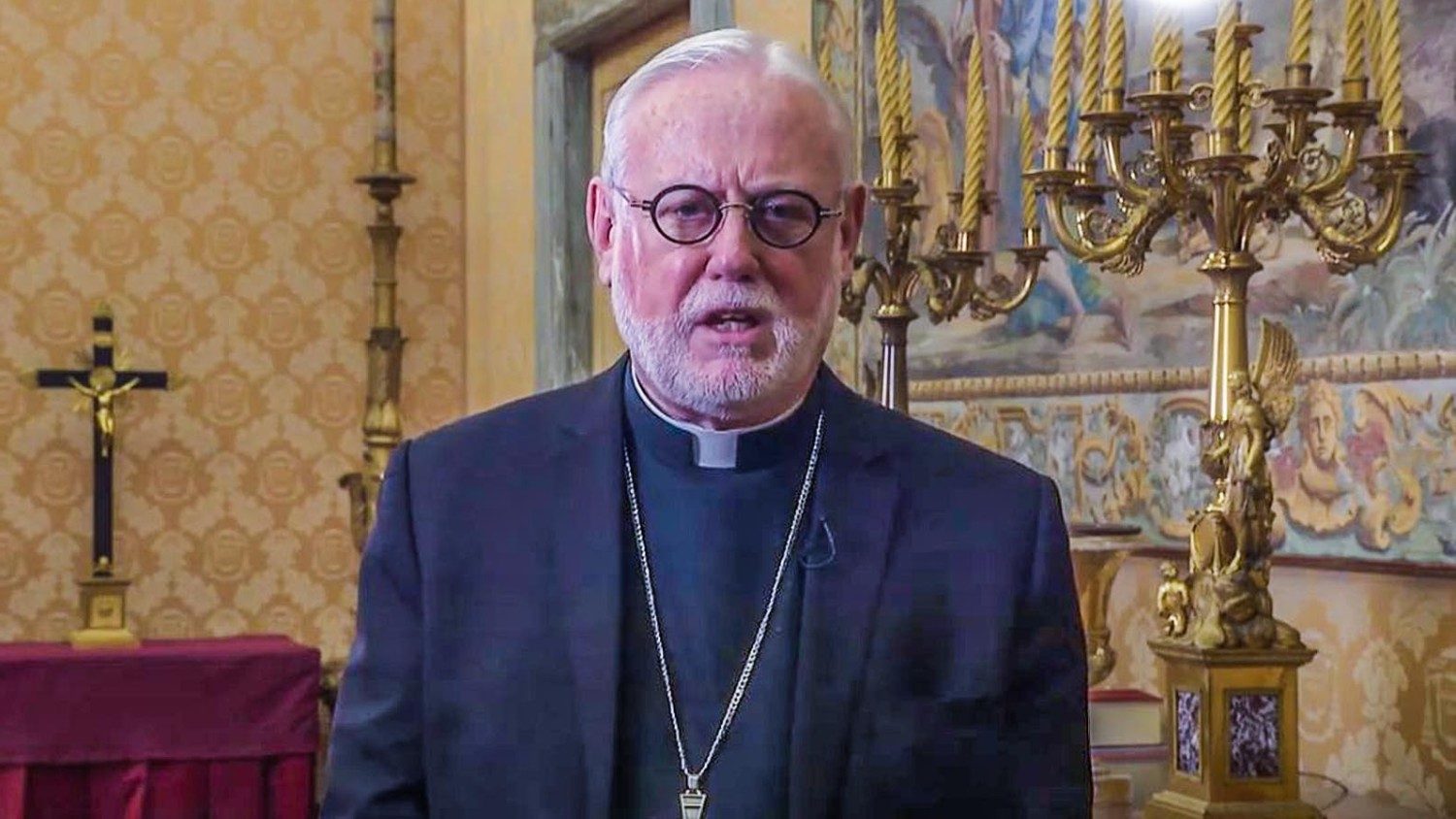 Архиепископ Галлахер: Ватикан готов предоставить место для переговоров по Украине