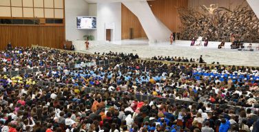 Папа – итальянским школьникам: будьте «поэтами мира»