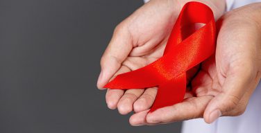 В 2021 году СПИД стал причиной смерти 110 000 детей