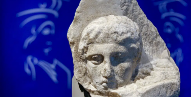 Минкульт Греции поблагодарил Ватикан за решение передать Афинам три фрагмента Парфенона
