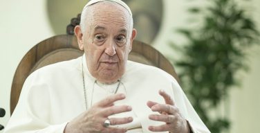 МИД РФ: Ватикан извинился за слова Папы Римского о чеченцах и бурятах