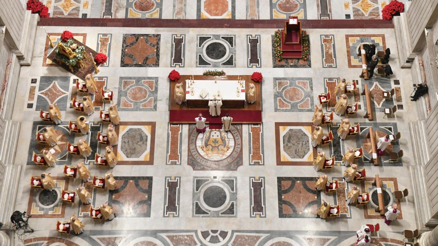 Опубликован календарь богослужений Папы Римского на декабрь и январь