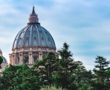 Новым префектом Секретариата по экономике Ватикана стал мирянин