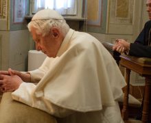 Папа призвал всех молиться о Бенедикте XVI