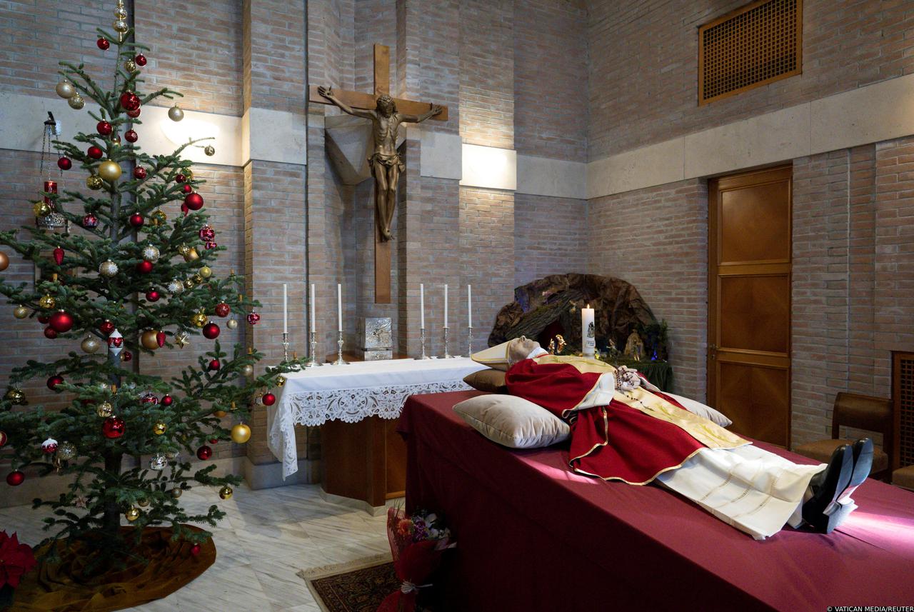 Особенности чина погребения Папы на покое