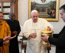 Папа встретился с камбоджийскими буддистами