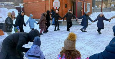 В новосибирском Приходе францисканцев и Католической школе прошел традиционный карнавал с блинами (+ ФОТО)