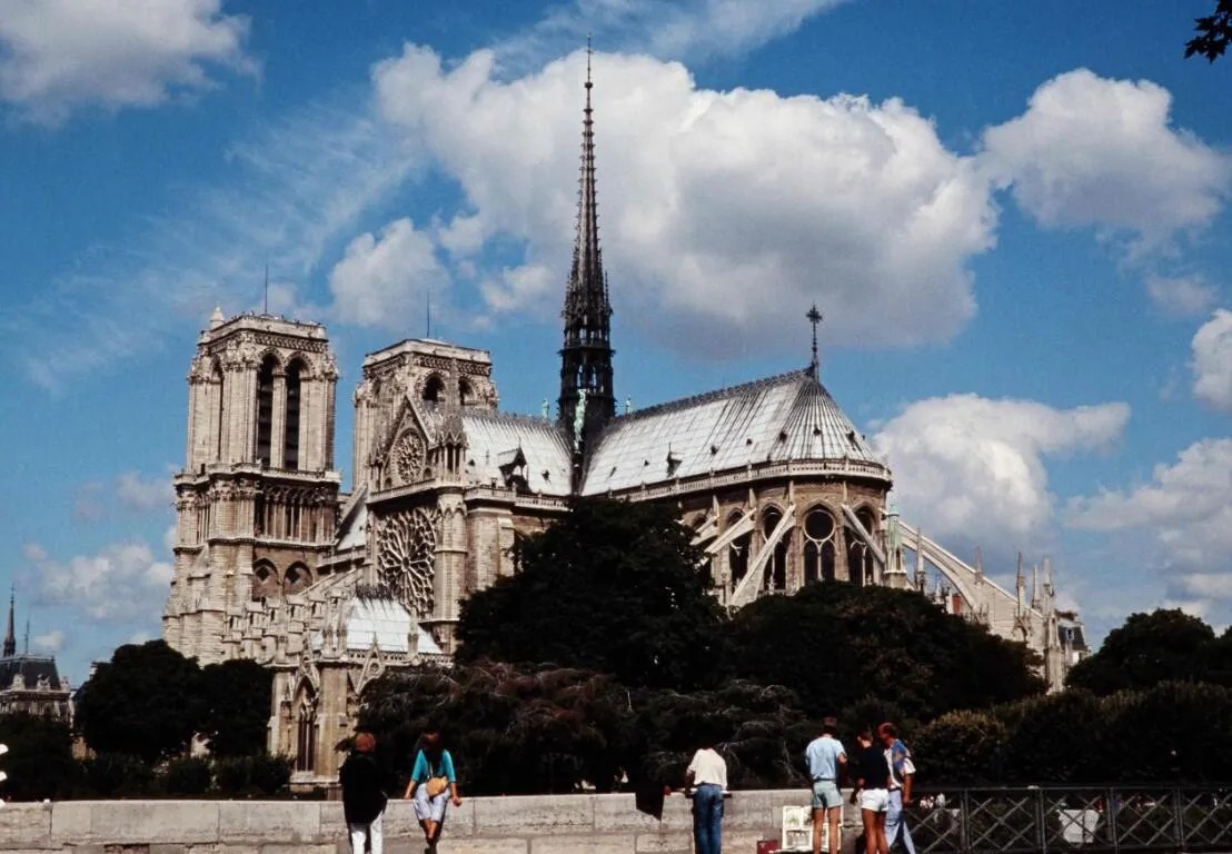 Собор Парижской Богоматери восстановит свой шпиль к концу текущего года