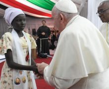 Будущее — за теми, кто не отвечает злом на зло. Встреча Папы с переселенцами Южного Судана (+ ФОТО)