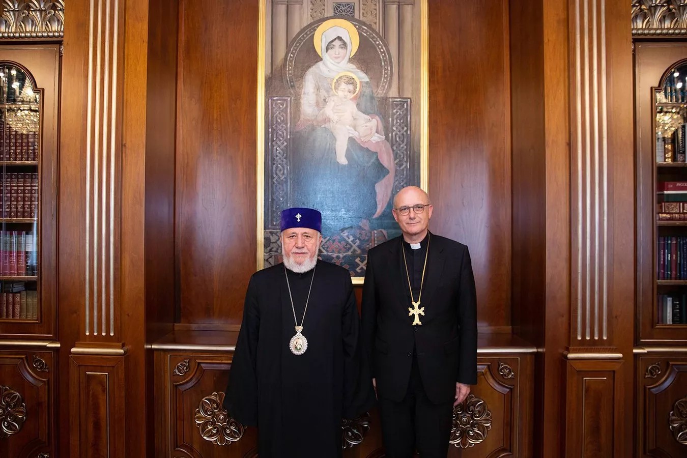 Католикос Гарегин II принял главу католического фонда, помогающего пострадавшим от войны
