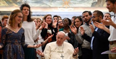 Папа призвал католическую молодёжь предложить миру иные мечты