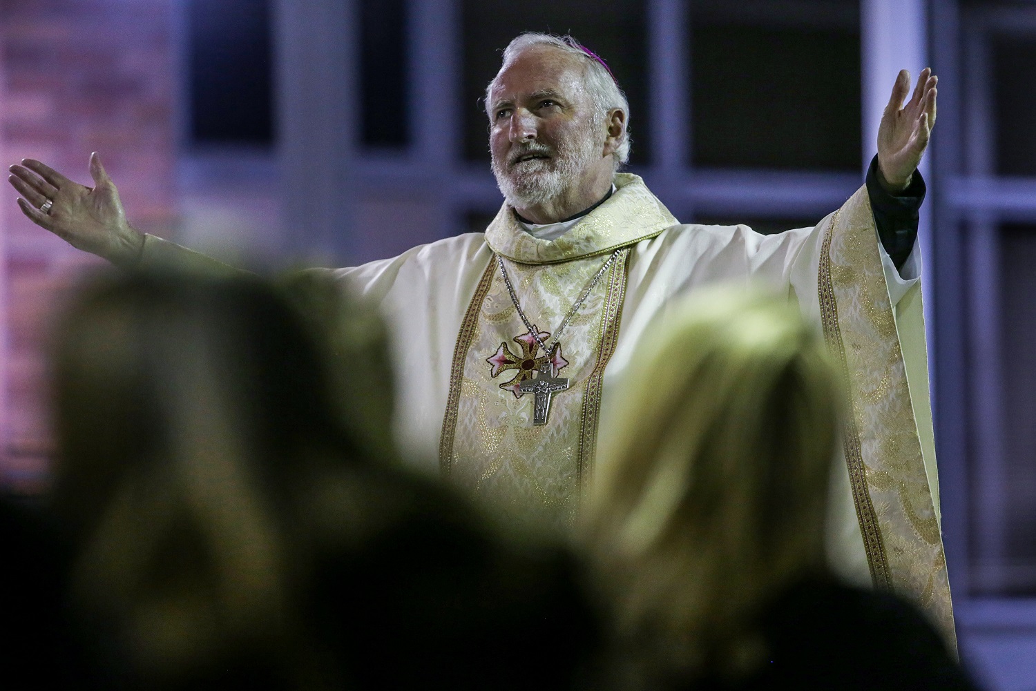 Папа молится об убитом епископе Лос-Анджелеса О’Коннелле
