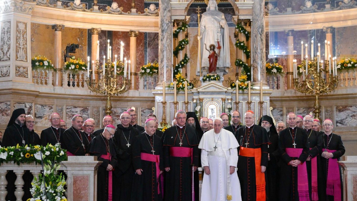 Папа на встрече с духовенством Венгрии: ответы приходят от дарохранительницы, а не от компьютера (+ ФОТО)