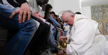 Святая Месса Вечери Господней в тюрьме Казаль-дель-Мармо. Папа – заключённым: Христос учит благородству сердца (+ ФОТО)