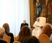 Папа: финансовые скандалы наносят ущерб Церкви