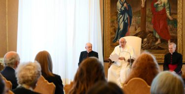 Папа: финансовые скандалы наносят ущерб Церкви