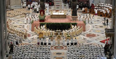 На Мессе елеев в Великий четверг Папа призвал священников быть пророками помазания Святого Духа (+ ФОТО)