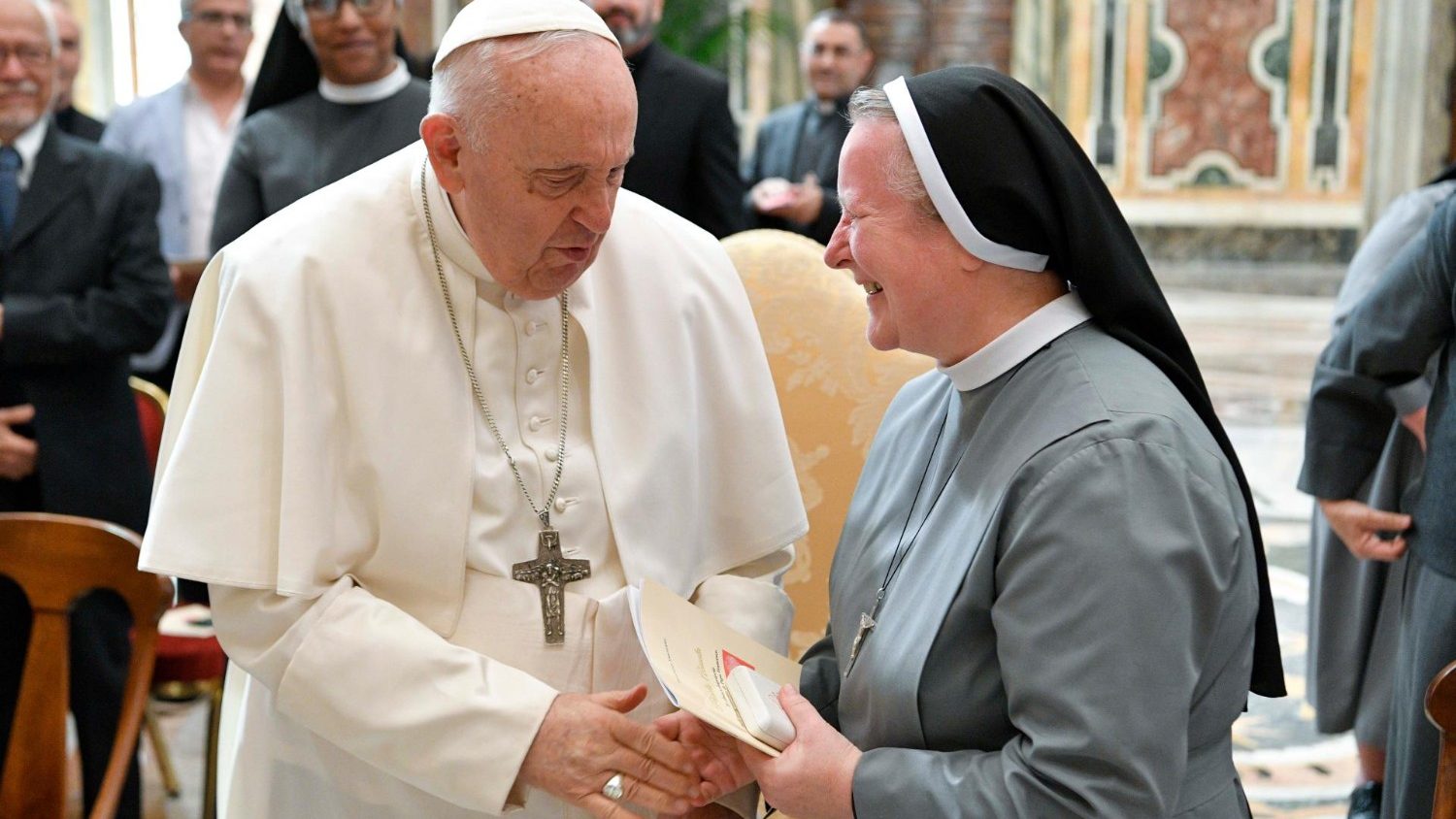 Папа – монахиням: служите нуждающимся с любовью Христа (+ ФОТО)