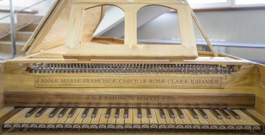 При участии Сестёр-Миссионерок Святейшего Сердца Иисуса у Новосибирской государственной консерватории появился свой уникальный клавесин