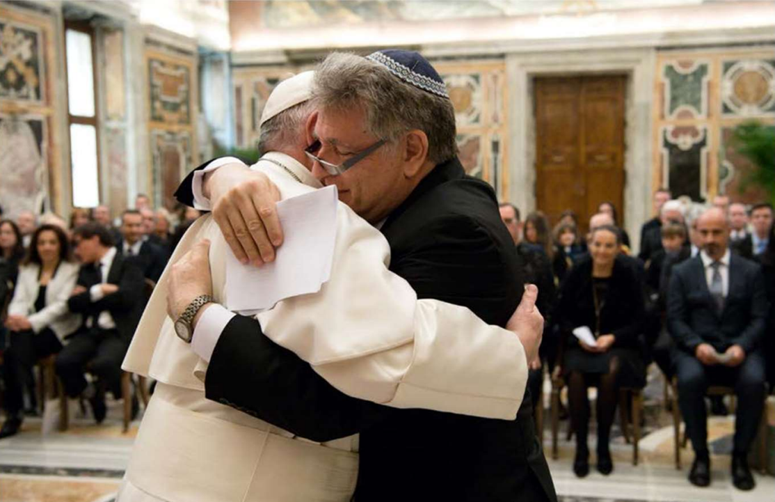Папа поздравил раввина Авраама Скорку
