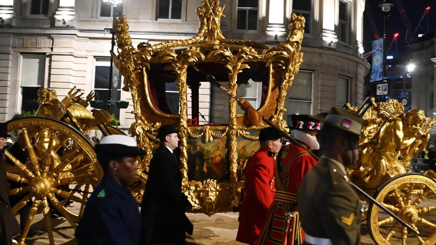 Кардинал Паролин будет представлять Папу на коронации Карла III