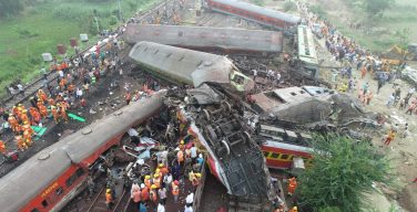 Папа молится о жертвах железнодорожной катастрофы в Индии