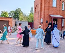 «А у нас во дворе…» Праздник в новосибирском приходе францисканцев (+ ФОТО)