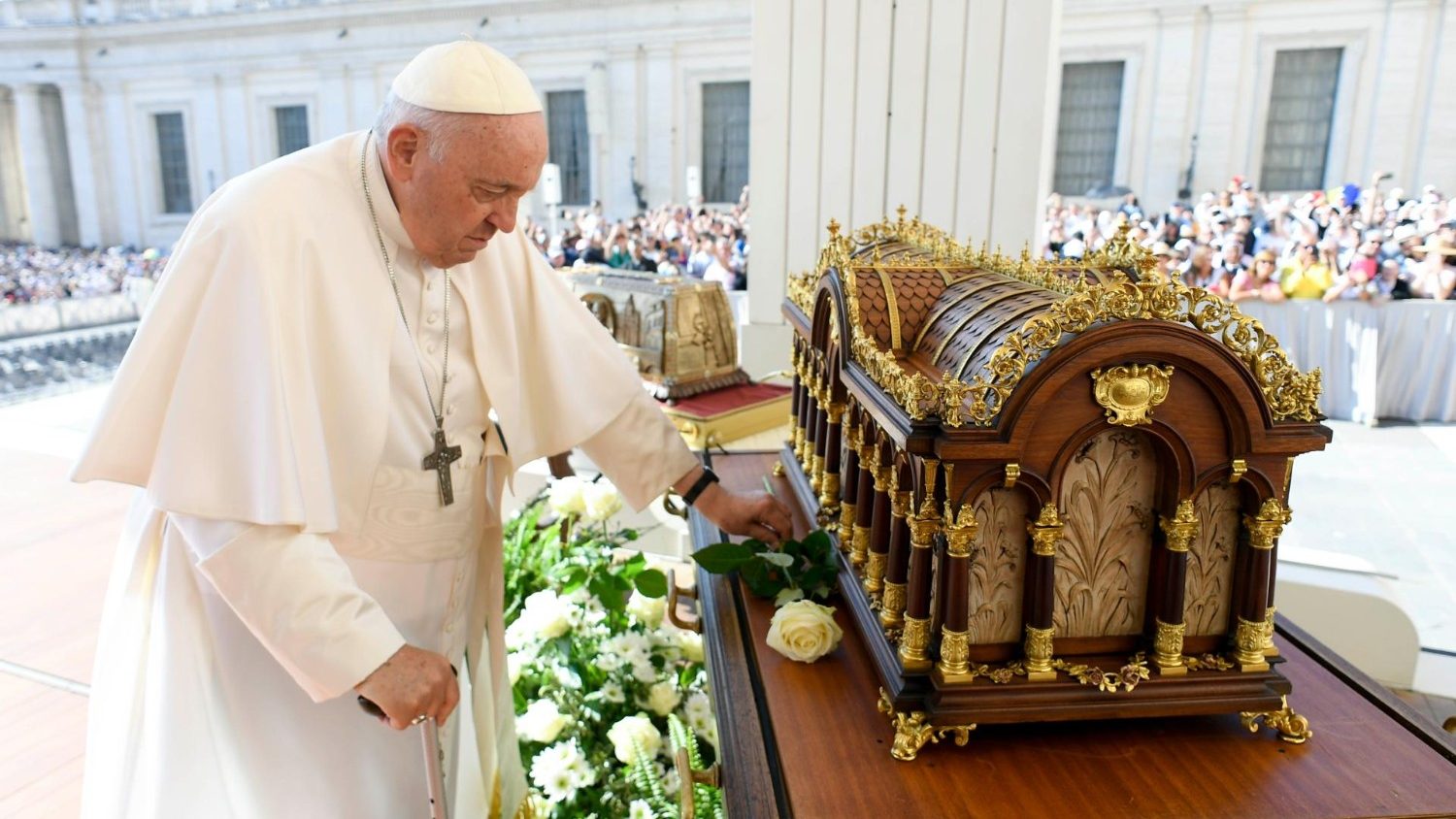 Папа на общей аудиенции: святая Тереза да научит нас ходатайству за других