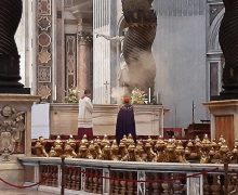 В Ватикане прошёл обряд покаяния после профанации алтаря собора Святого Петра