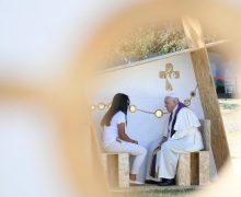 Папа Франциск исповедовал молодых паломников ВДМ-23 (ФОТО)