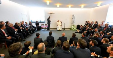 Подробности встречи Папы Франциска с собратьями-иезуитами в Португалии
