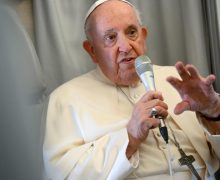 Папа призвал развивать «мистику третьего соседа»