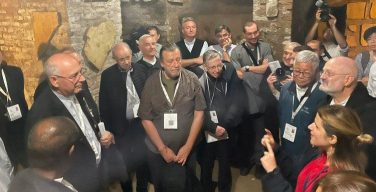 Участники Синода совершили паломничество в римские катакомбы 