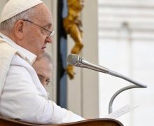 Папа Франциск обратился к верующим и ко всем людям доброй воли с миротворческим призывом